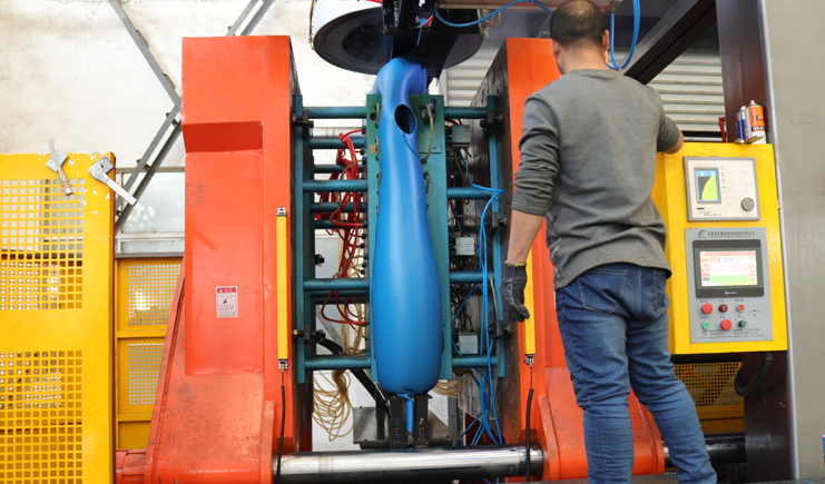 曝光！吹塑托盤生產廠家生產過程竟是如此！