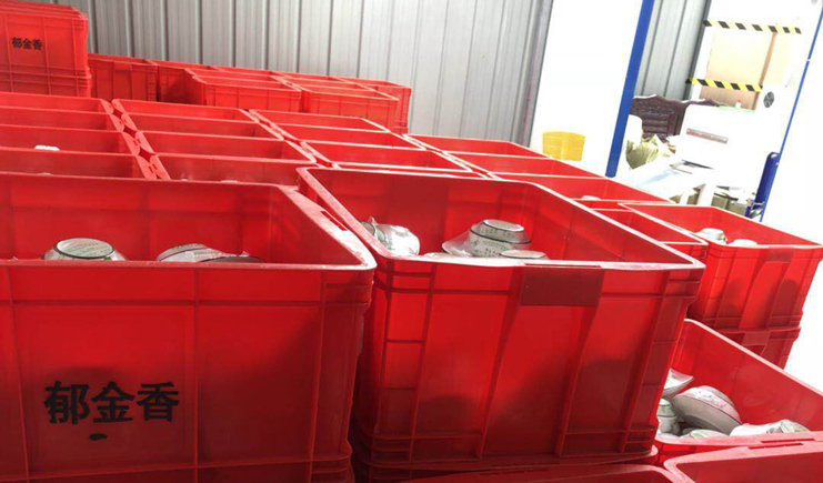 餐飲行業難？餐具周轉箱生產廠家來助攻