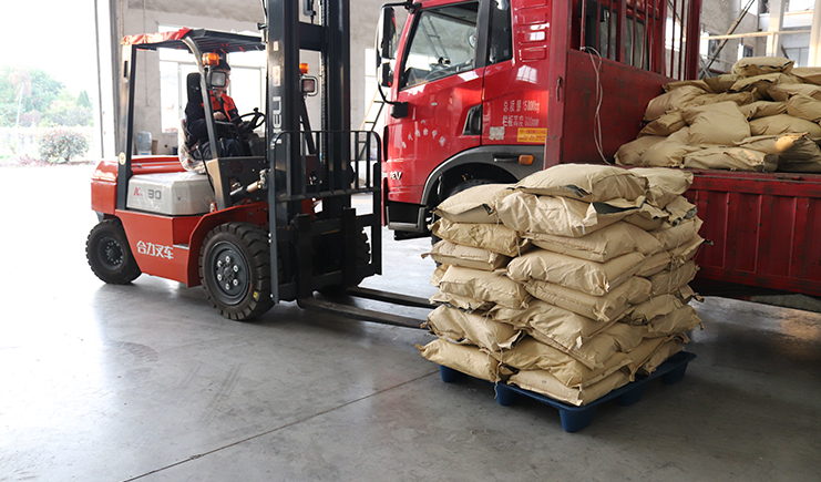 不為五斗米折腰，卻為吹塑托盤抬頭？