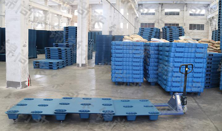 大開腦洞！給九腳吹塑托盤加輪子，想不到吧！